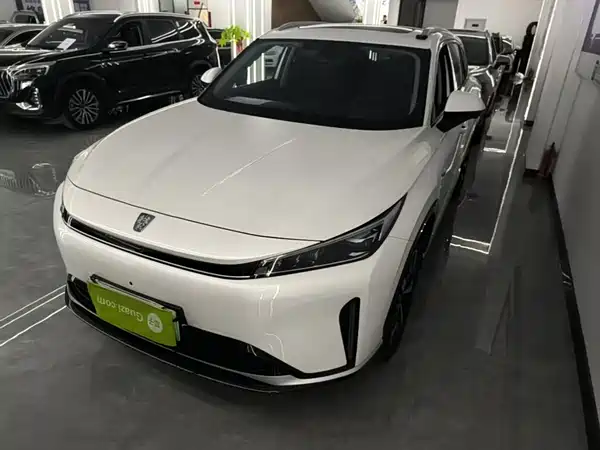 Roewe D5X DMH 2025