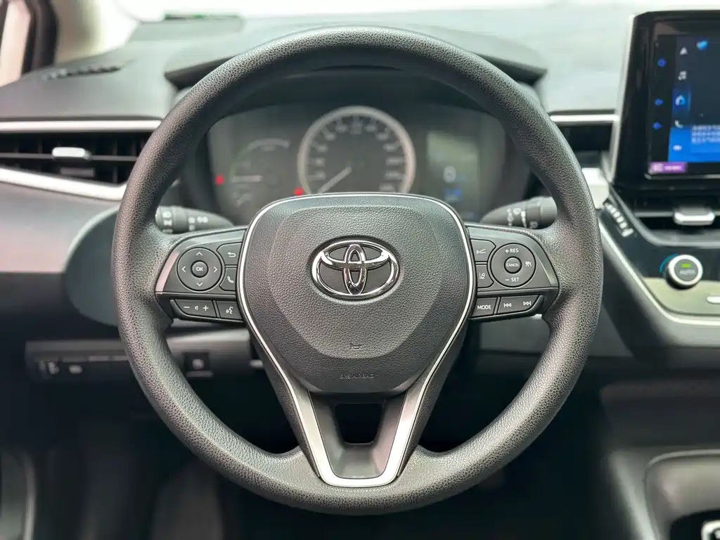 Toyota Corolla 2023 — фото 18