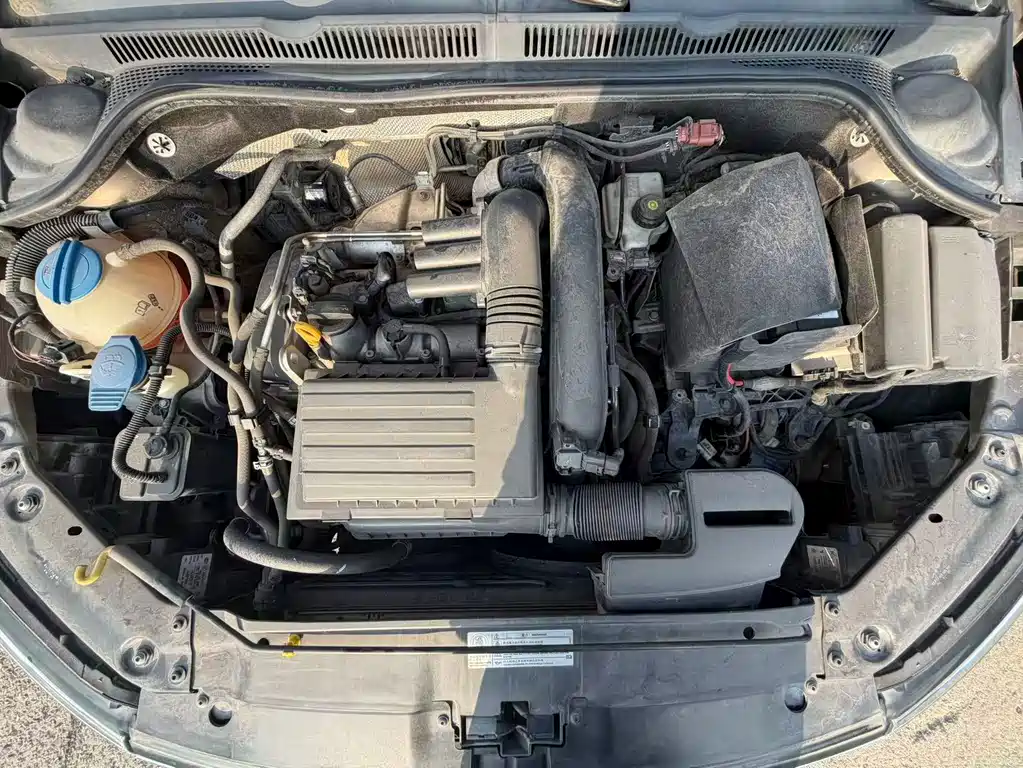 Volkswagen Sagitar 2016