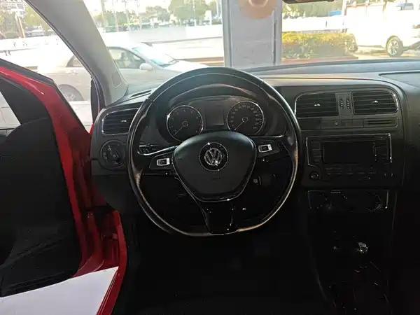 Volkswagen Polo 2016