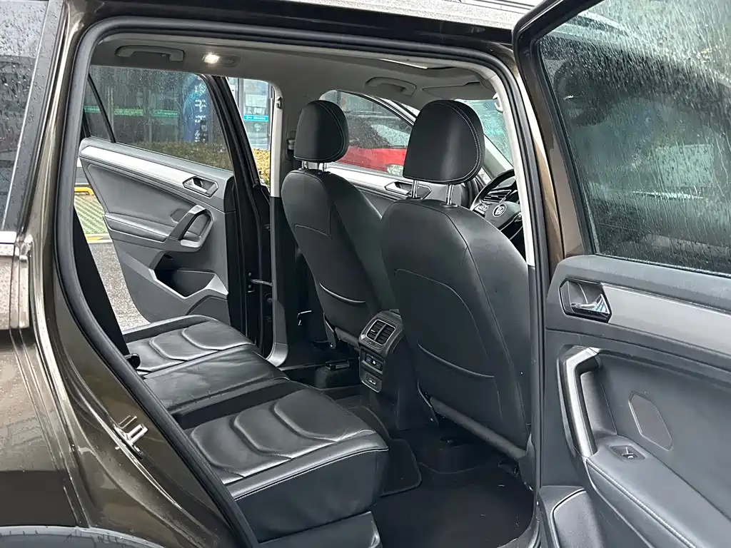 Volkswagen Tiguan L 2018 — фото 8