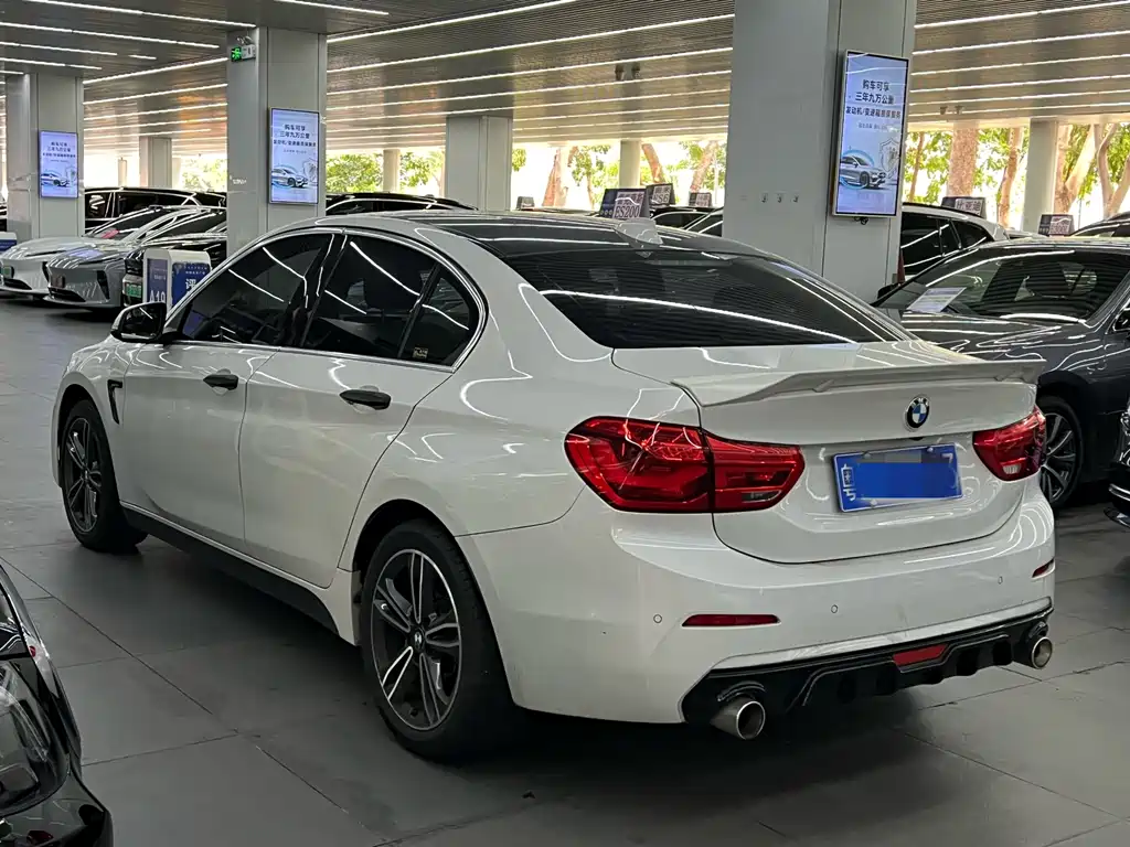 BMW 1 Series 2019 — фото 11