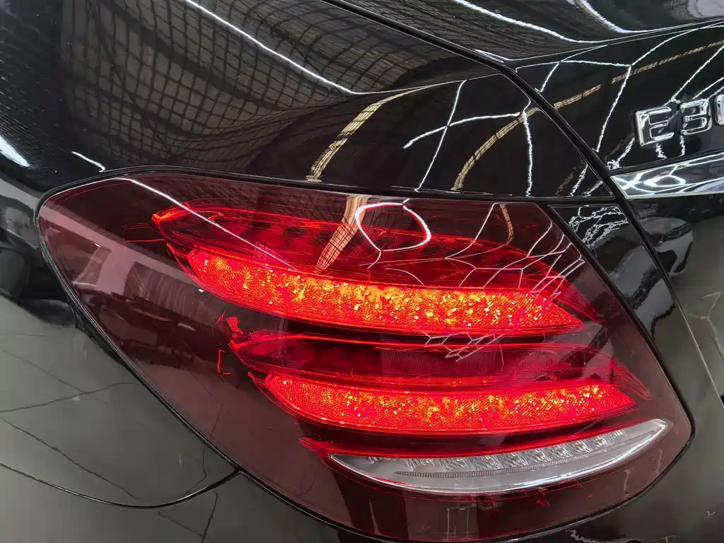 Mercedes-Benz E-Class 2019 — фото 16