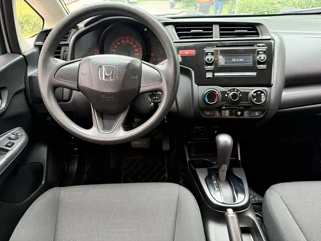 Honda Fit 2016 — фото 12