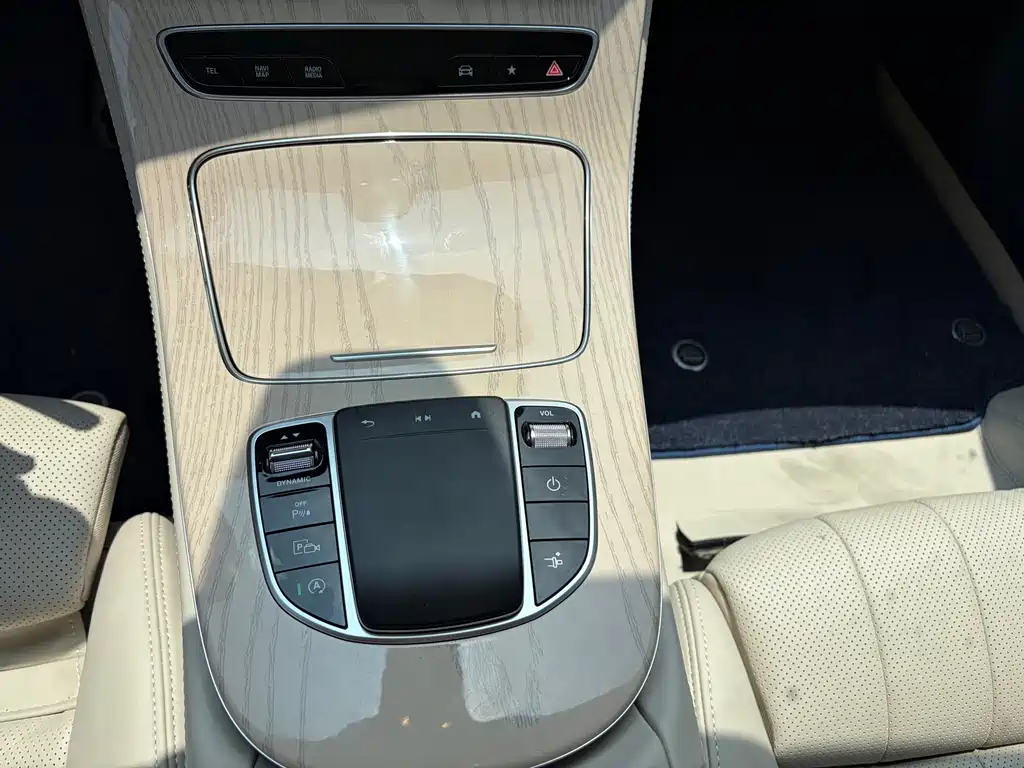 Mercedes-Benz E-Class 2023 — фото 8