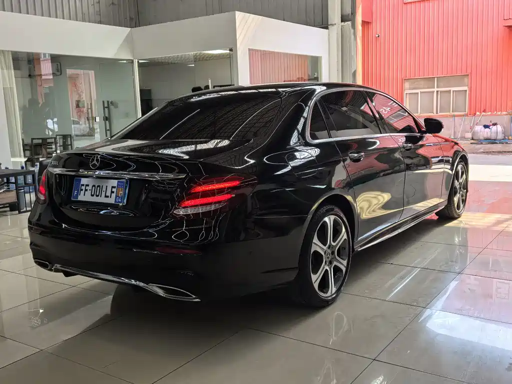 Mercedes-Benz E-Class 2019 — фото 19