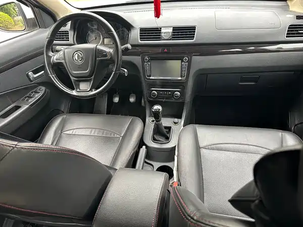 Dongfeng Scenery 370 2016