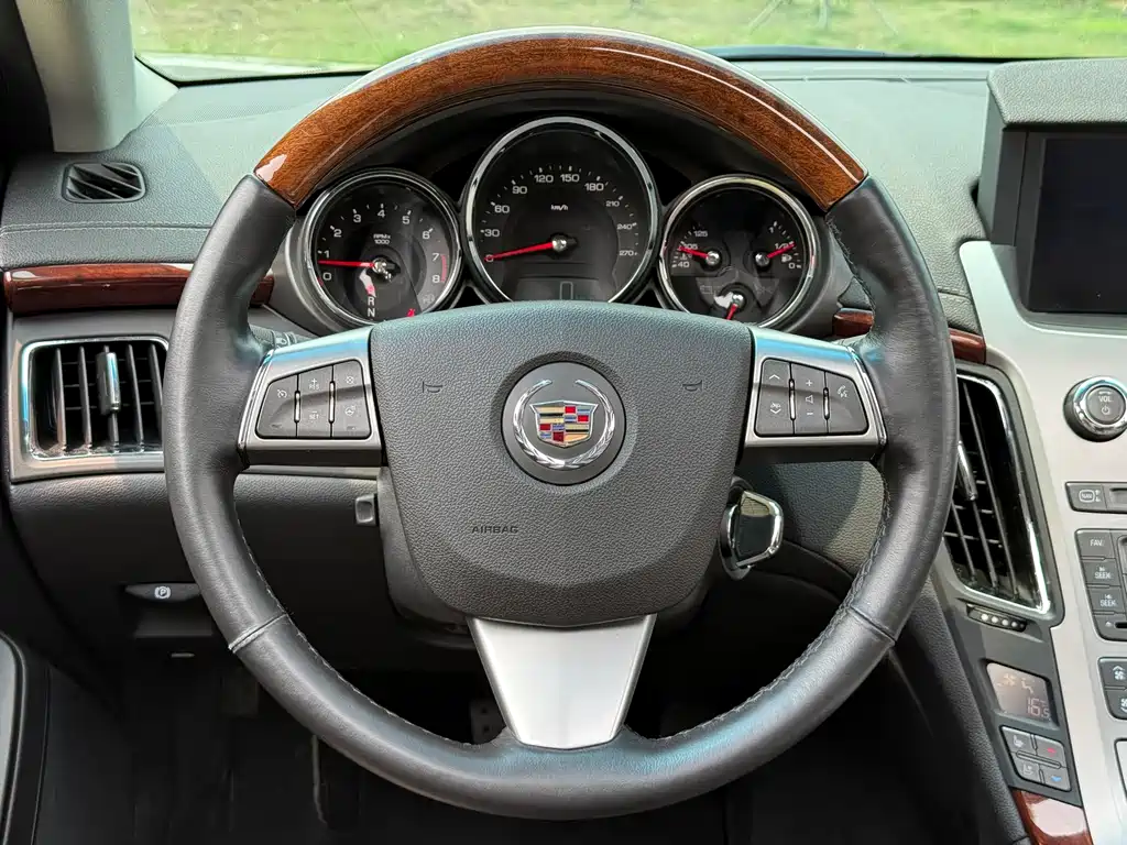 Cadillac CTS 2012 — фото 10