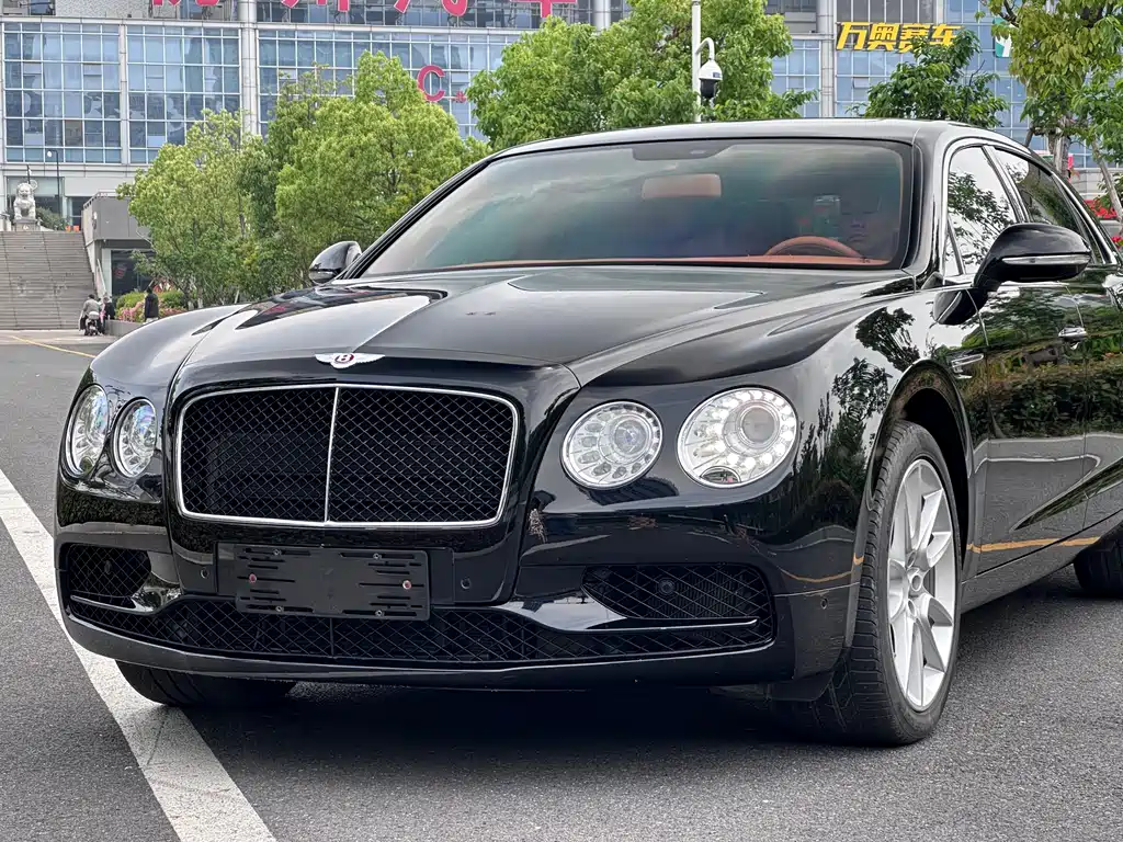 Bentley Flying Spur 2019 — фото 10