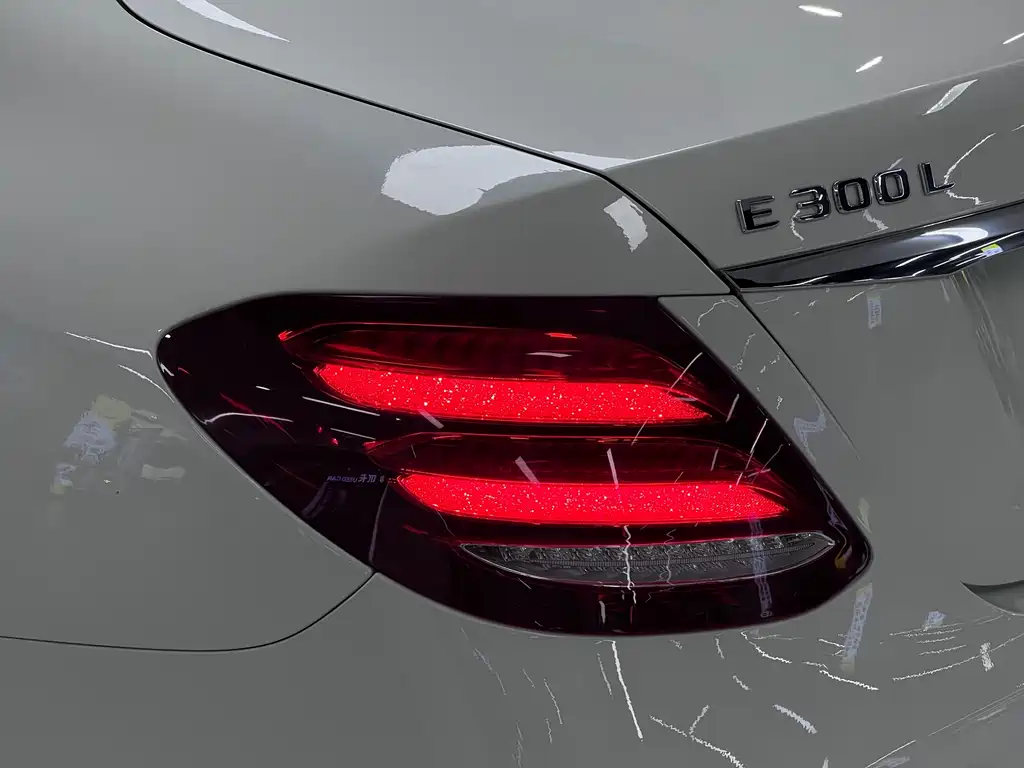 Mercedes-Benz E-Class 2017 — фото 14