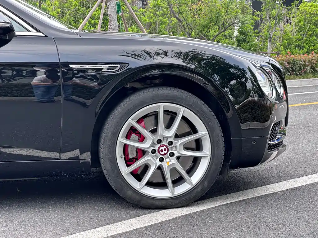 Bentley Flying Spur 2019 — фото 9