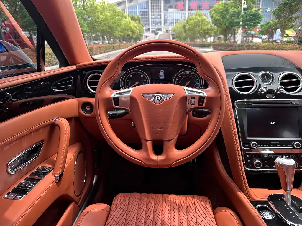 Bentley Flying Spur 2019 — фото 22