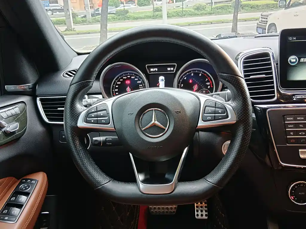 Mercedes-Benz GLE AMG 2019 — фото 11