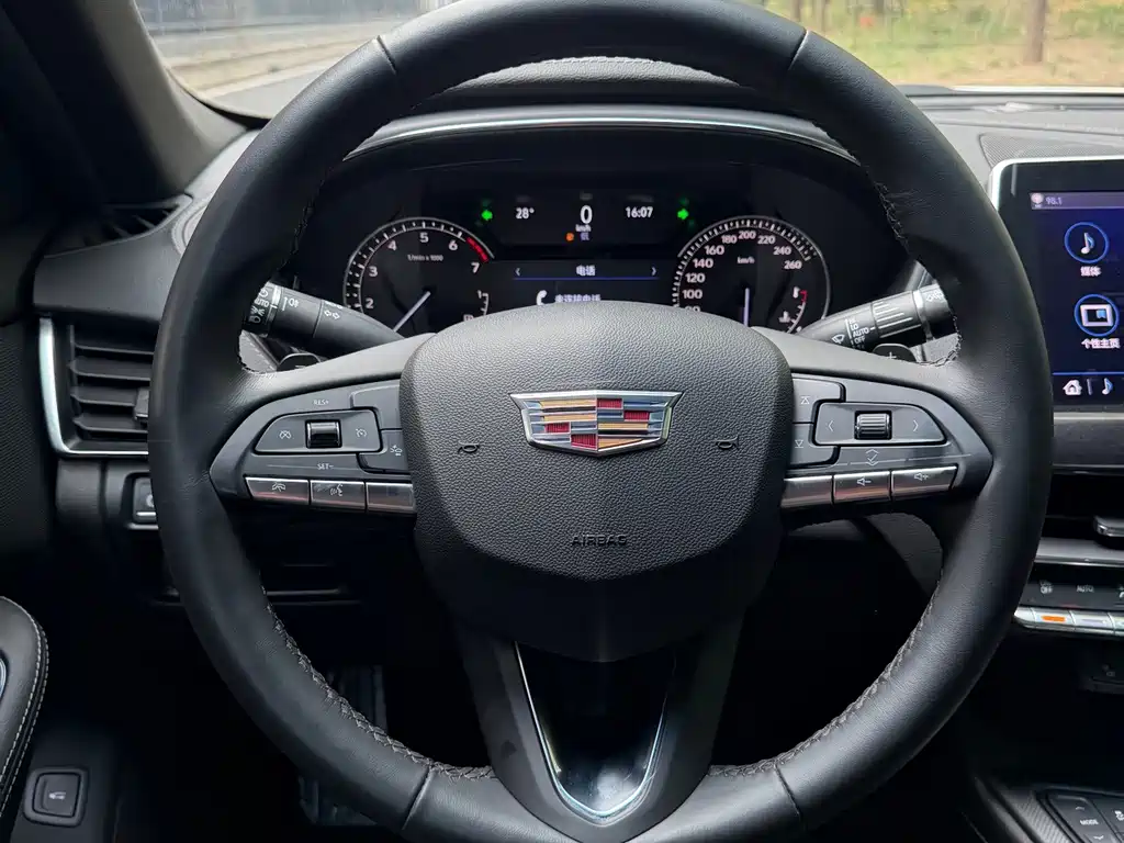 Cadillac CT5 2023 — фото 12