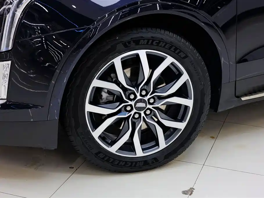Cadillac XT5 2021 — фото 12