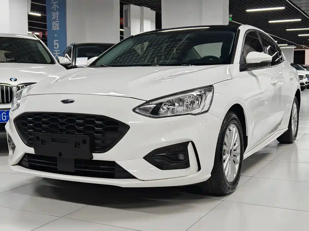 Ford Focus 2020 — фото 1
