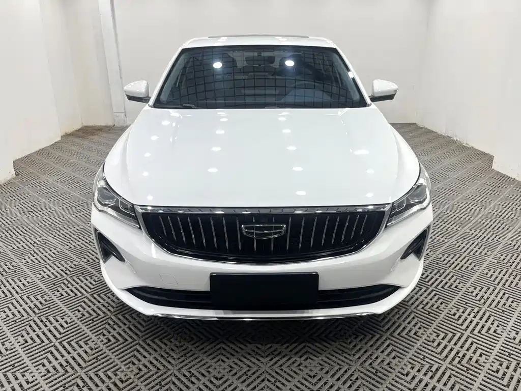 Geely Emgrand 2021