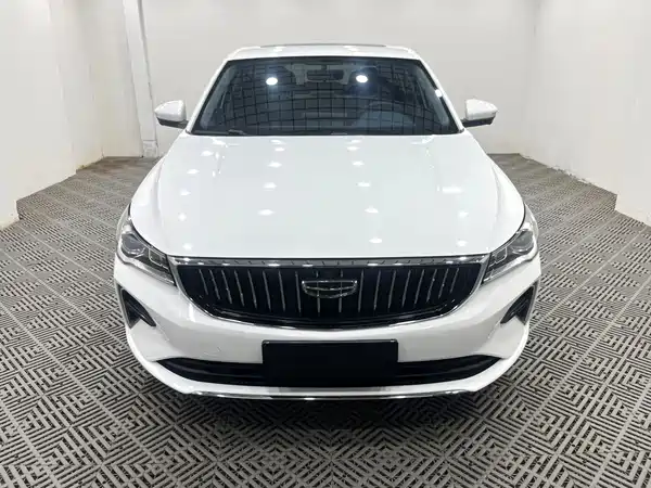 Geely Emgrand 2021