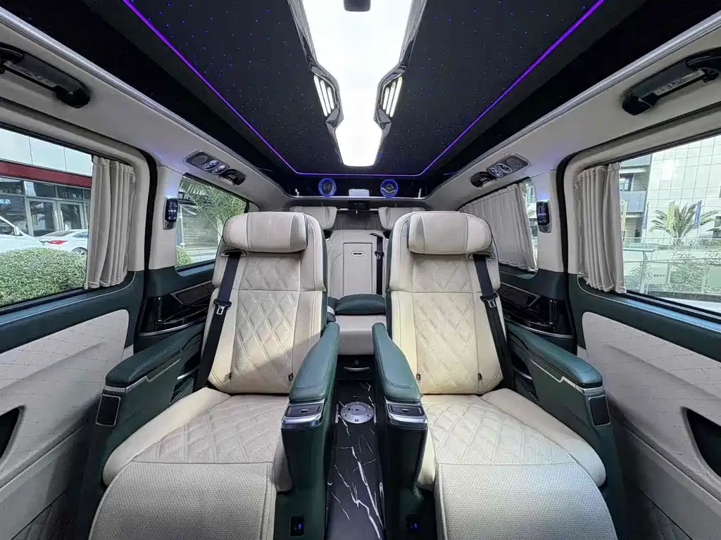 Mercedes-Benz Vito 2023 — фото 9