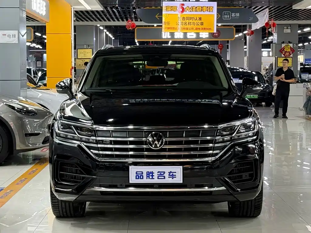 Volkswagen Touareg 2022 — фото 2