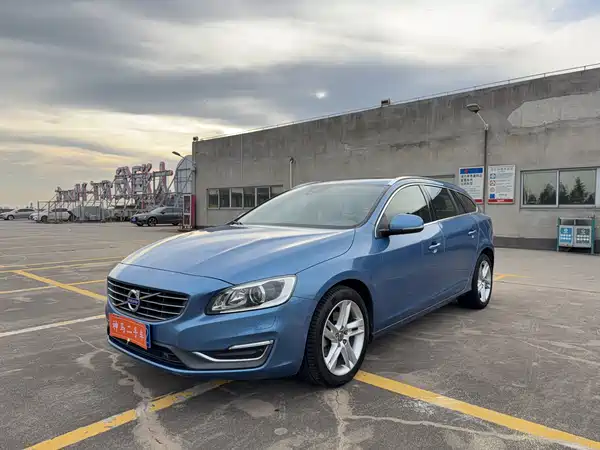 Volvo V60 2015