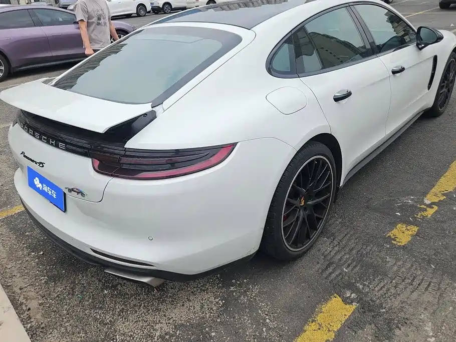 Porsche Panamera 2019
