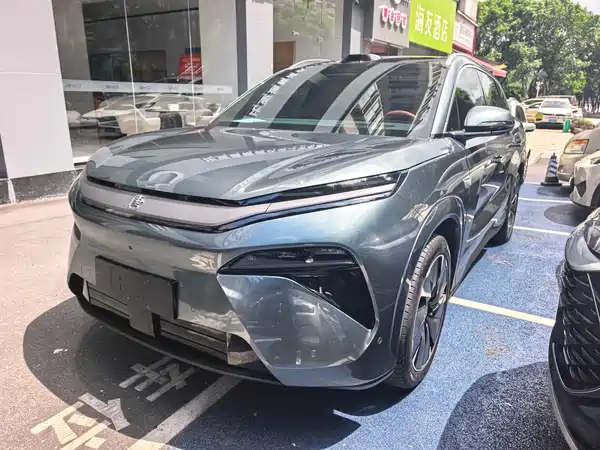 BYD Tang L 2025