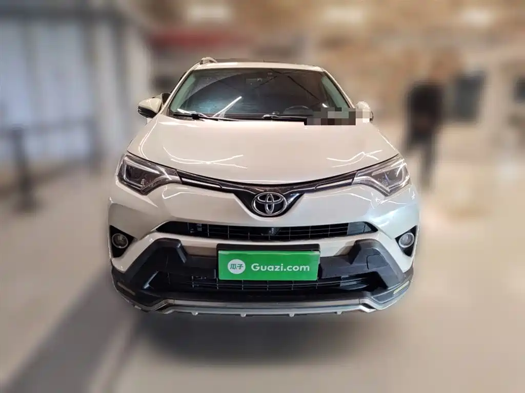 Toyota RAV4 2018 — фото 24