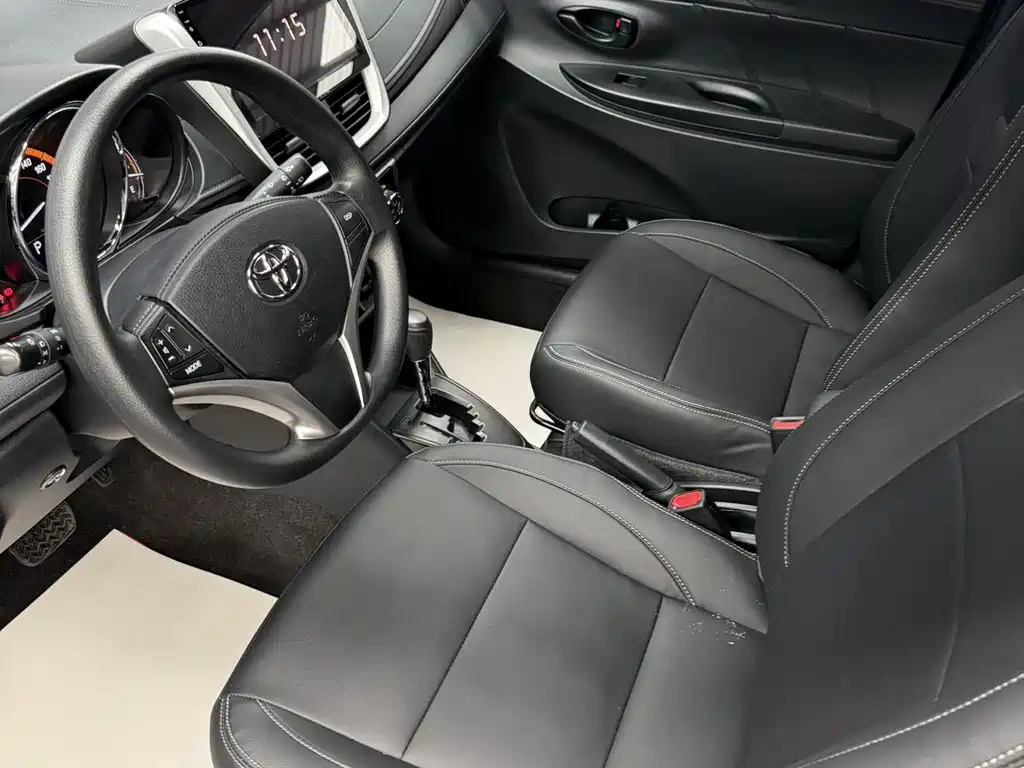 Toyota Yaris L 2022 — фото 11