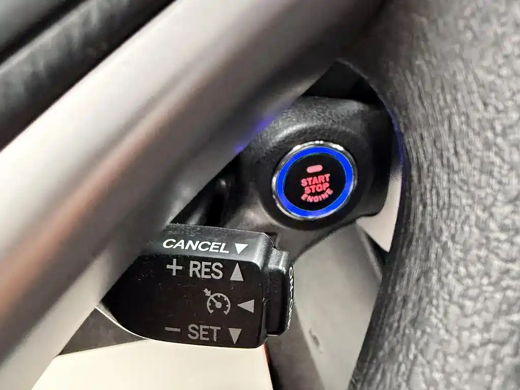 Toyota Yaris L 2022 — фото 18