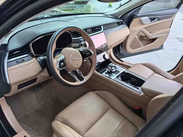 Jaguar XFL 2021