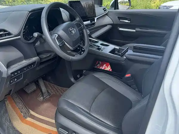 Toyota Sienna 2023
