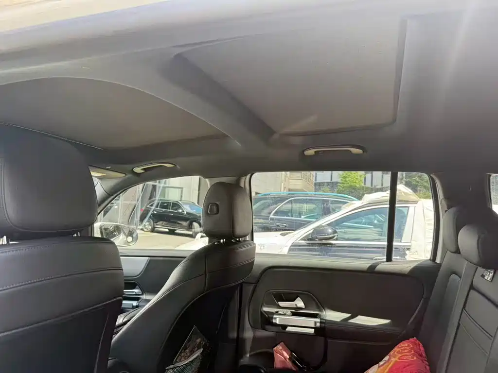 Mercedes-Benz GLB 2021
