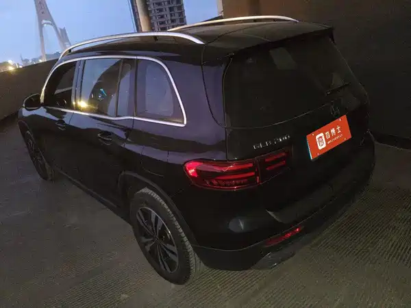 Mercedes-Benz GLB 2023