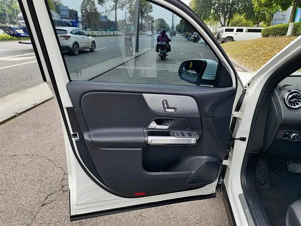 Mercedes-Benz GLB 2022 — фото 6