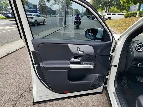 Mercedes-Benz GLB 2022