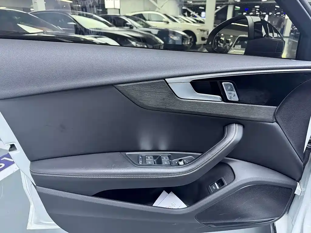 Audi A4L 2025