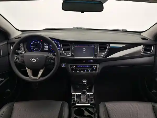 Hyundai Mistra 2015