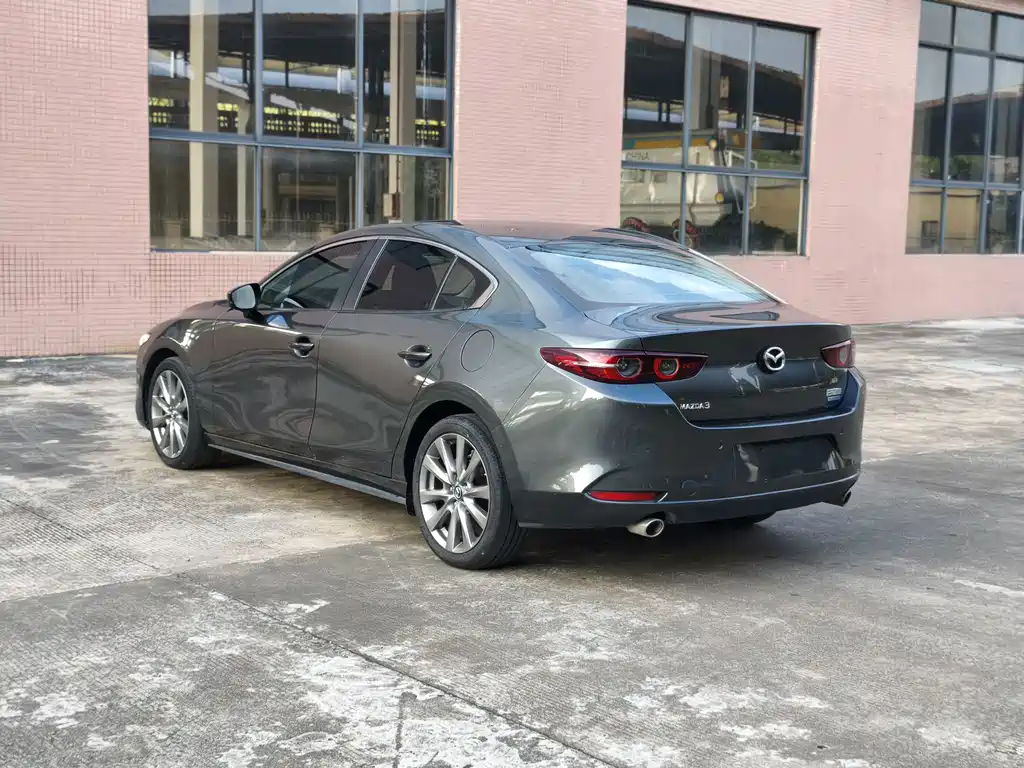 Mazda 3 Axela 2022