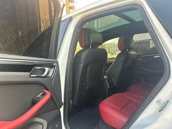 Porsche Macan 2021