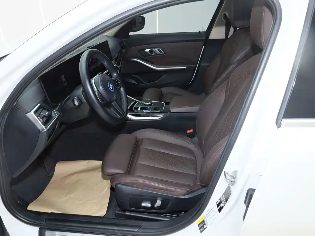 BMW i3 2023 — фото 10