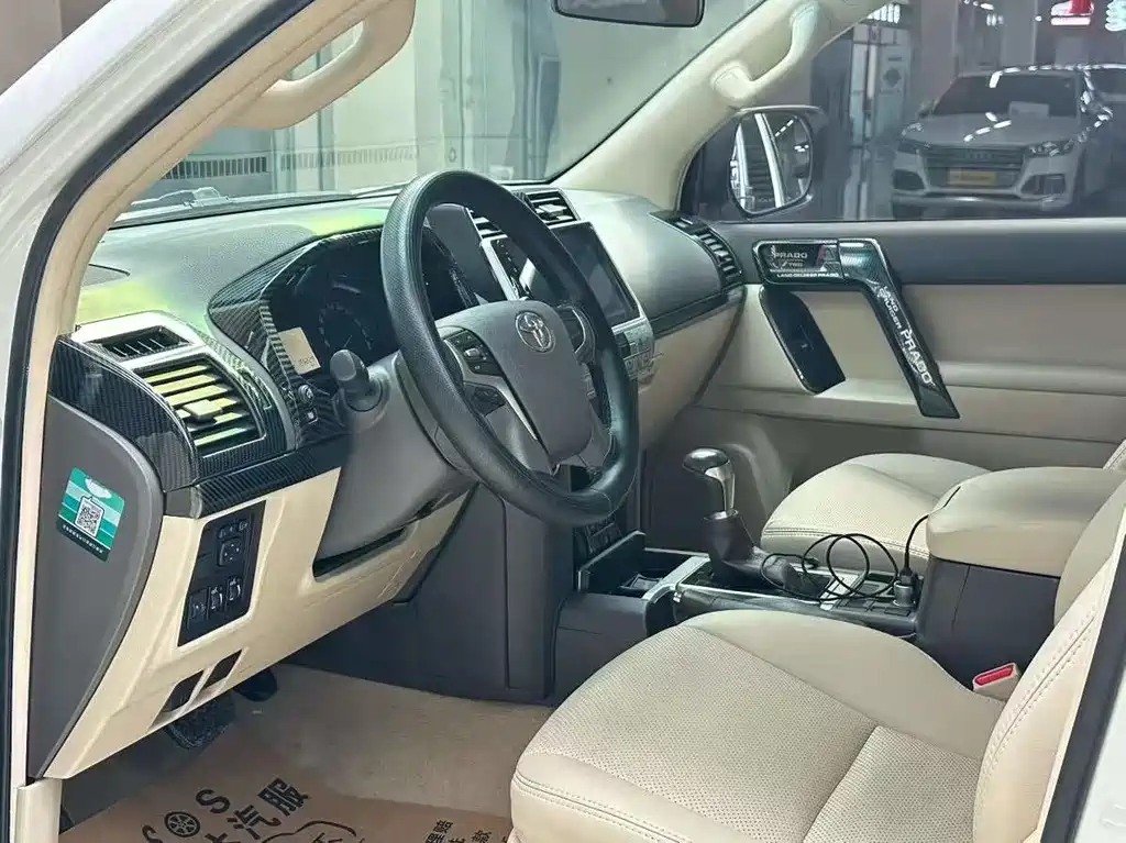 Toyota Prado 2019 — фото 4