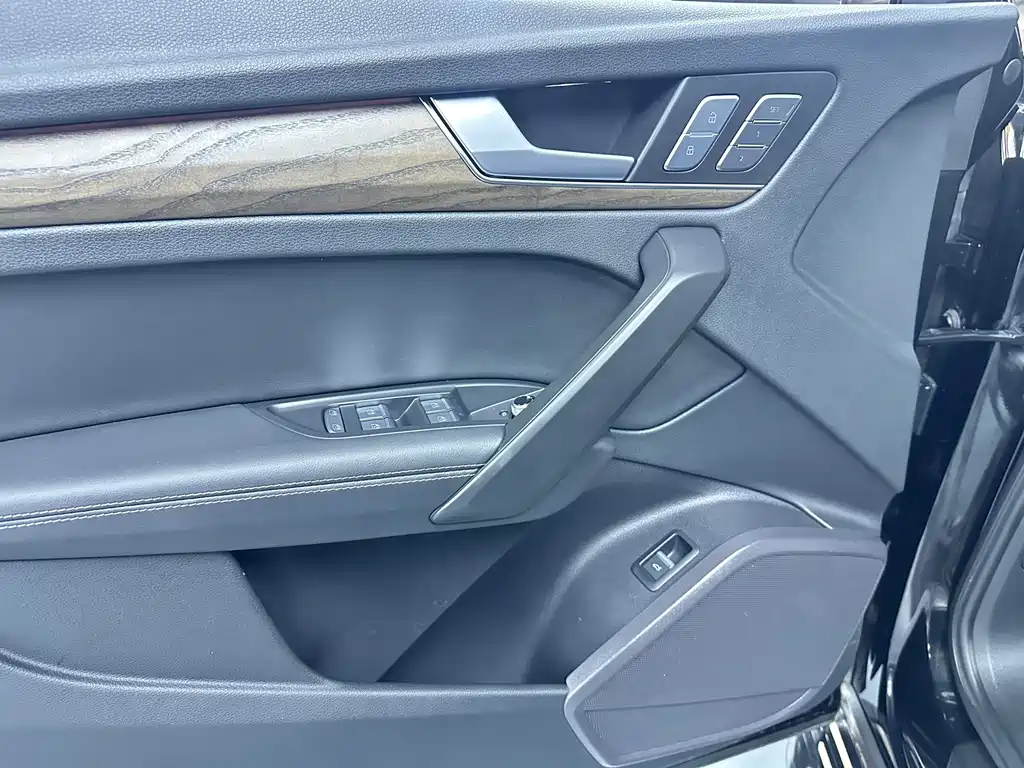 Audi Q5L 2023 — фото 6