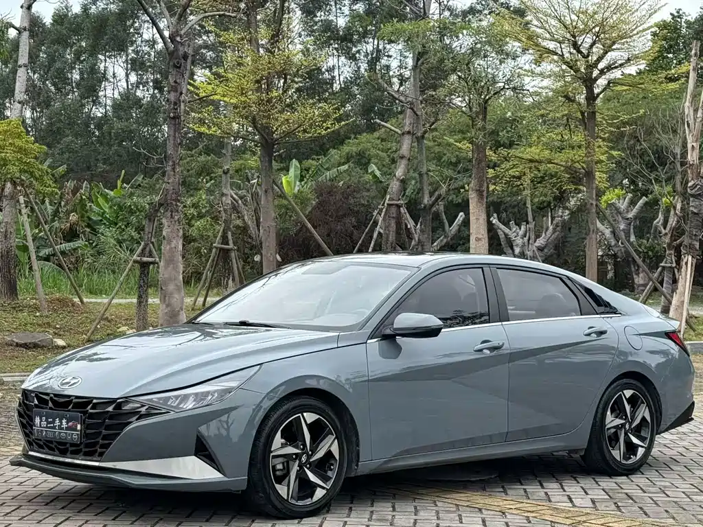 Hyundai Elantra 2021 — фото 1