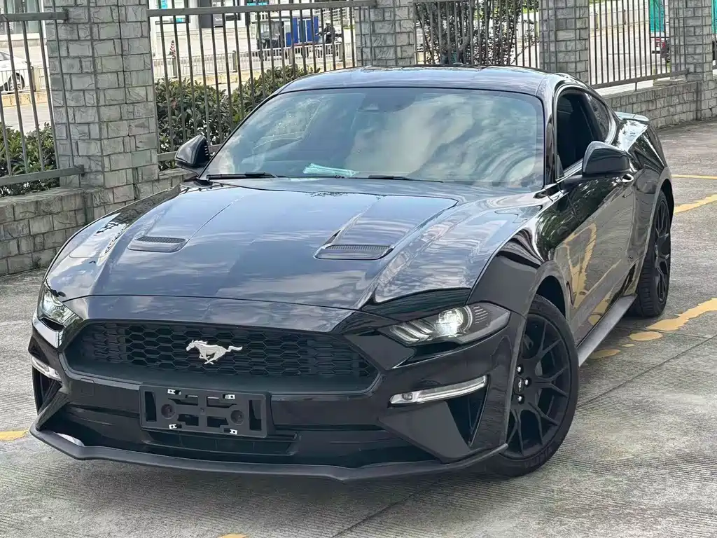 Ford Mustang 2020 — фото 1