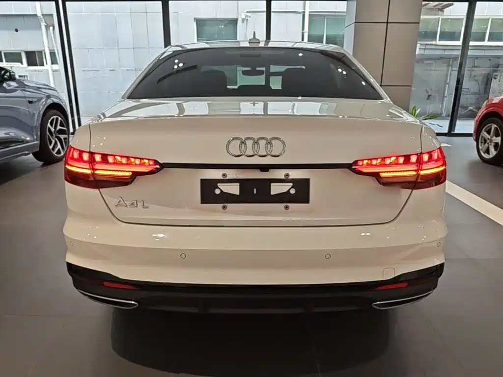 Audi A4L 2023