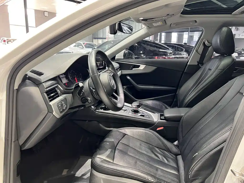 Audi A4L 2018