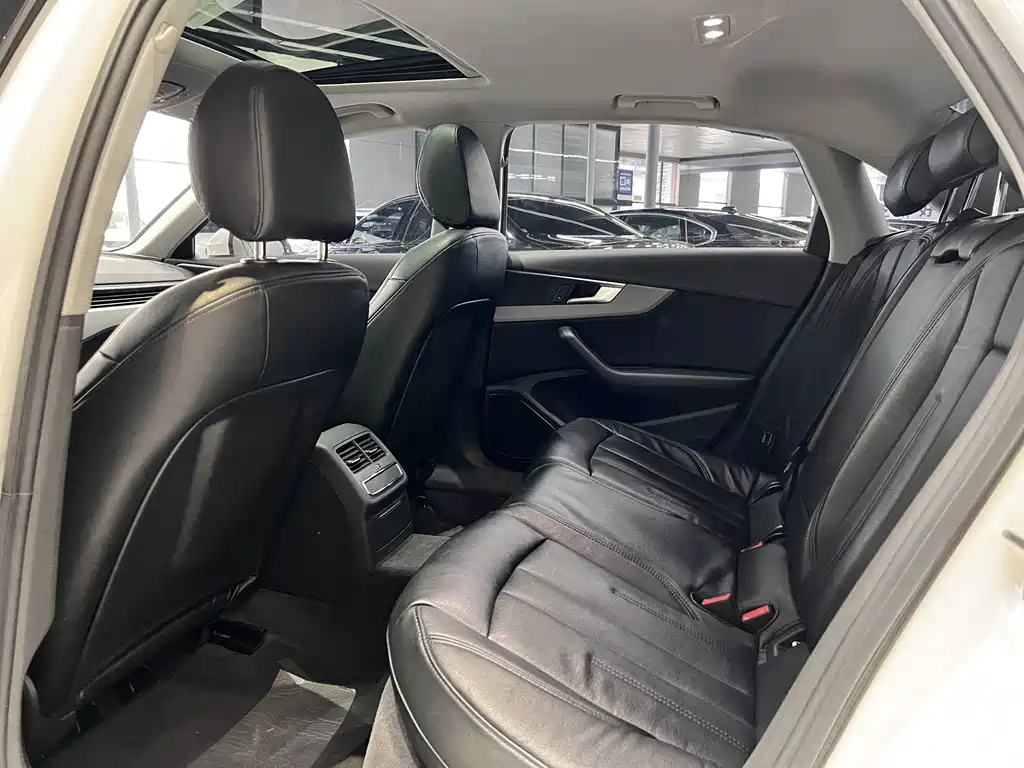 Audi A4L 2018