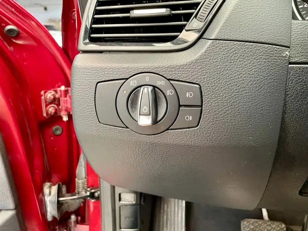 BMW X1 2015 — фото 17