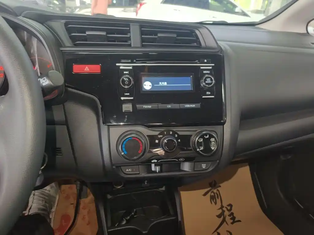 Honda Fit 2017 — фото 13